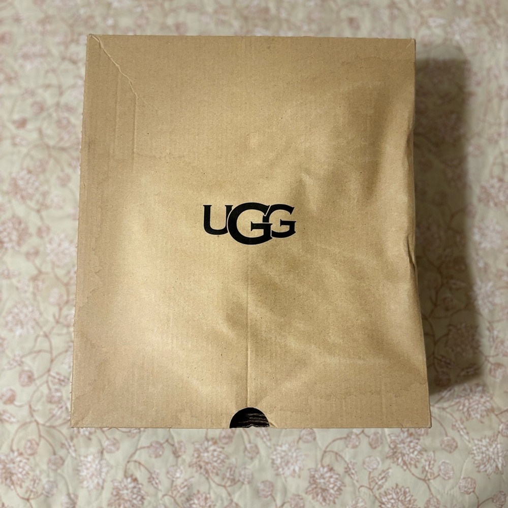 NEW UGG “Kesey” Waterproof boots